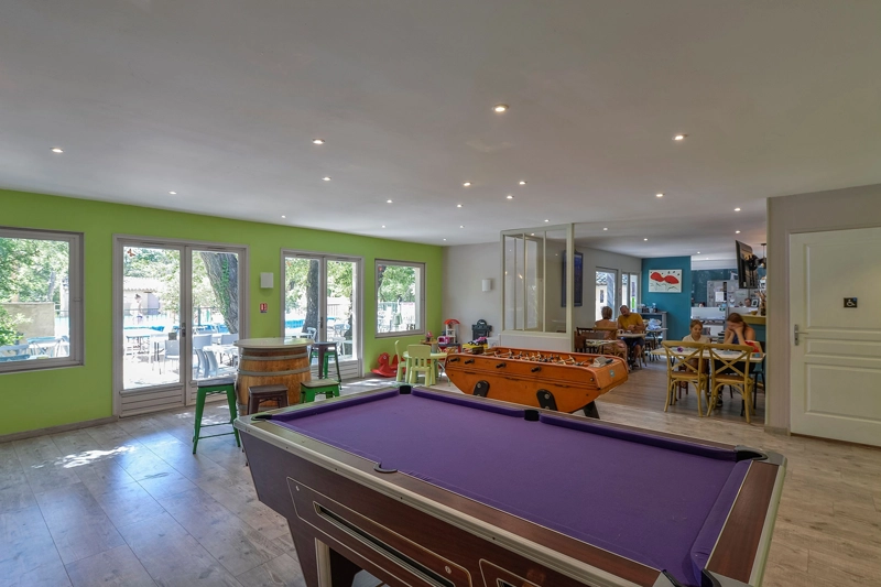 Salle de jeux et détente